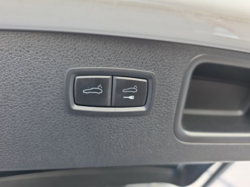 Used 2017 Porsche Macan S image 8