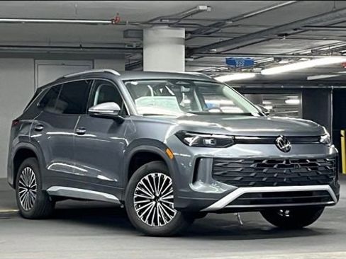New 2026 Volkswagen Tiguan S AWD/4WD image 2