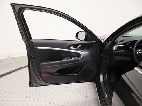 Used 2023 Genesis G70 2.0T RWD image 16