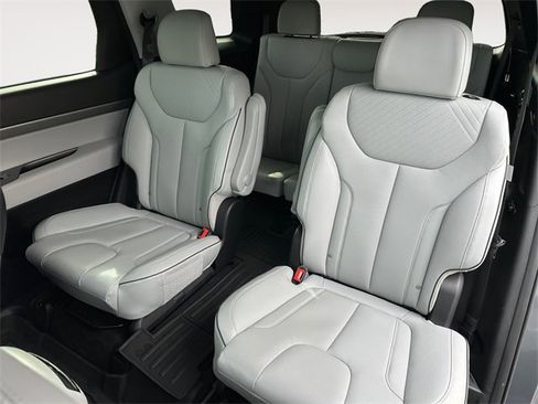 Used 2023 Hyundai Palisade SEL image 13