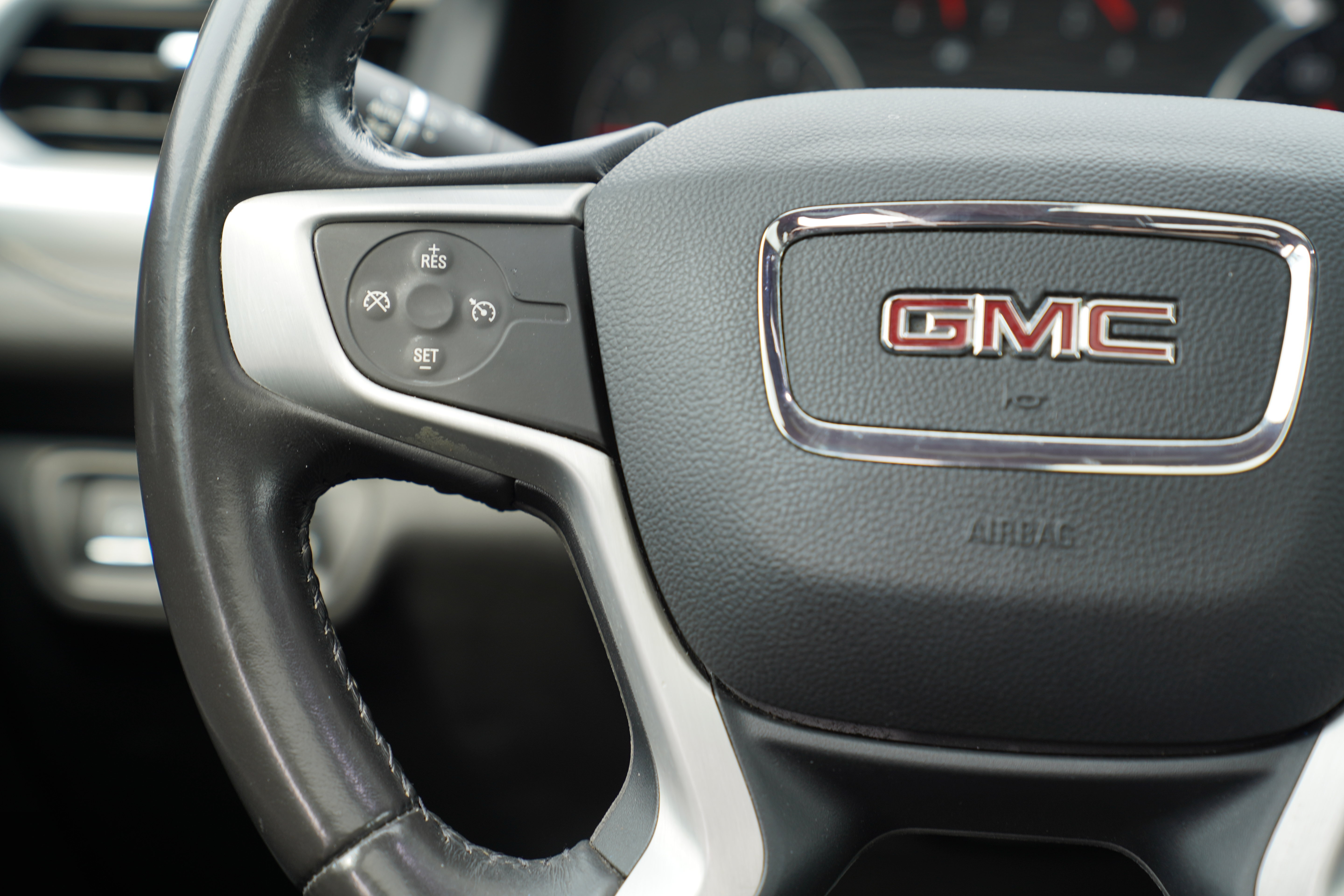 Used 2020 GMC Acadia SLT w/ Trailering Package AWD/4WD image 21
