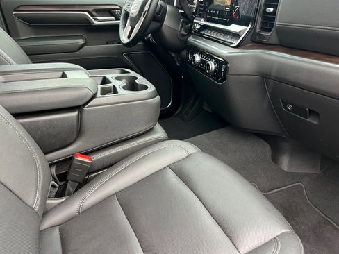 Used 2024 GMC Sierra 1500 SLT image 18
