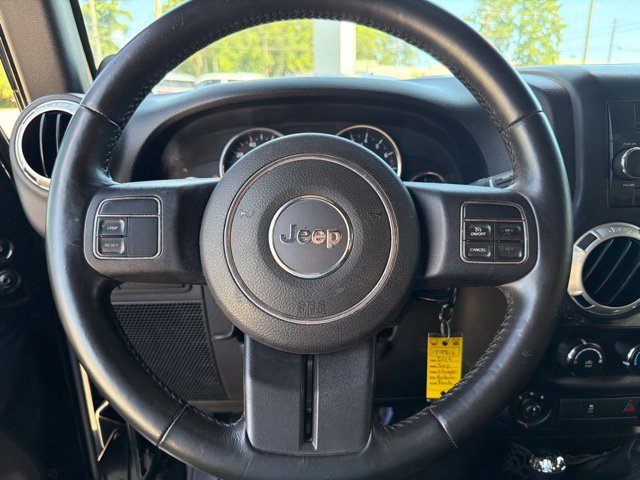 Used 2014 Jeep Wrangler Rubicon w/ Power Convenience Group AWD/4WD image 17
