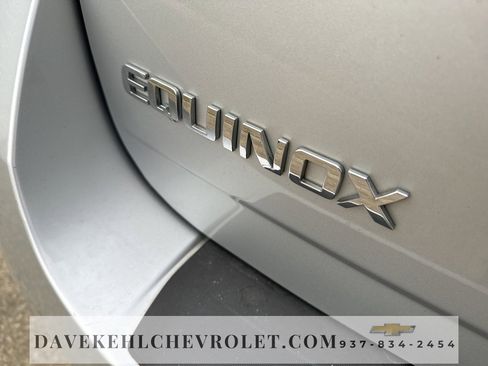 Used 2017 Chevrolet Equinox LT image 32