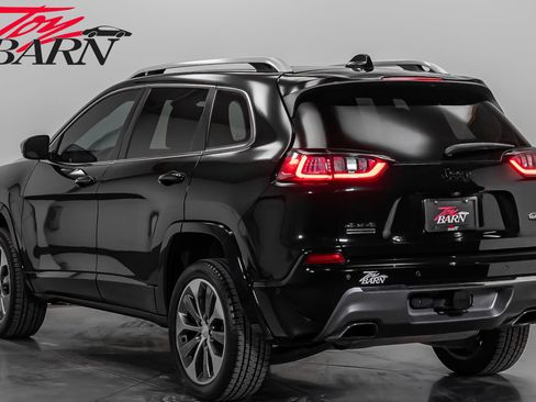 Used 2019 Jeep Cherokee Overland w/ Technology Group image 3