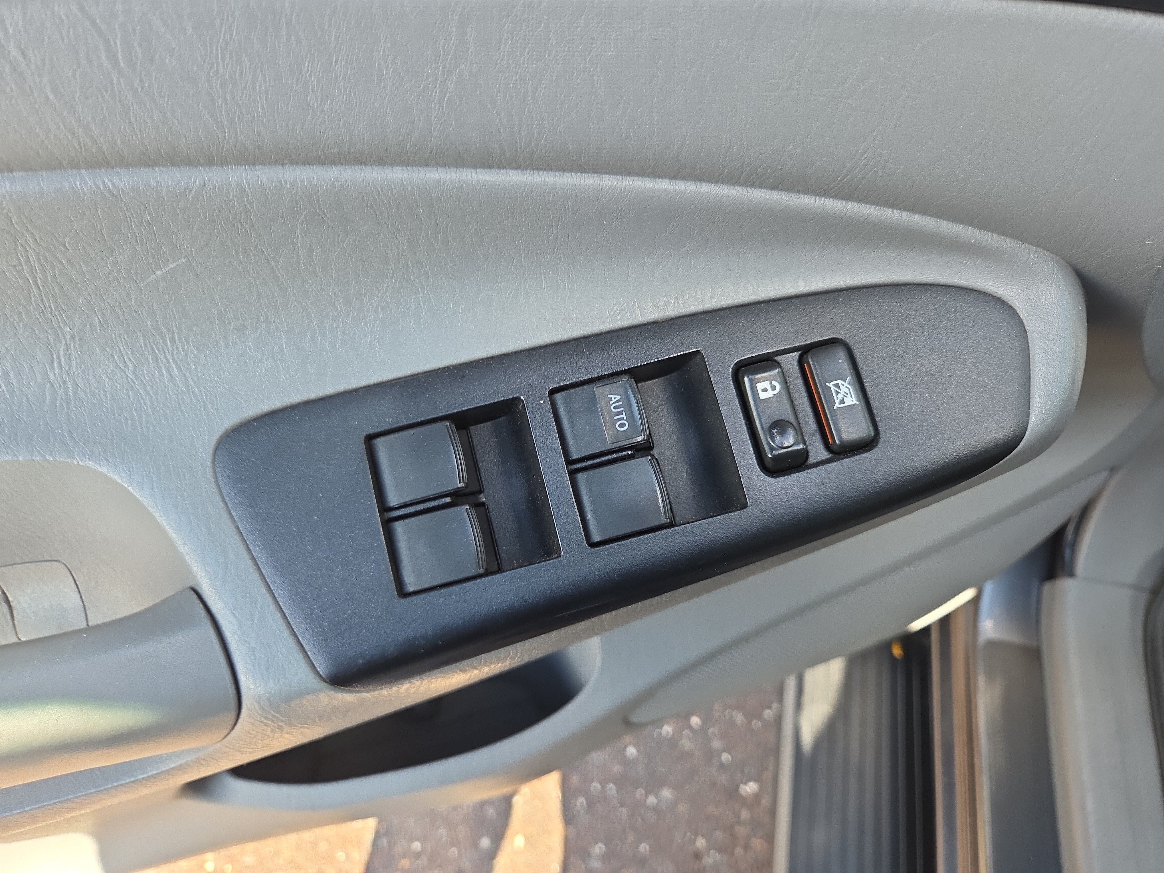 Used 2014 Toyota Tacoma 4x4 Double Cab w/ TRD Off-Road Package image 29