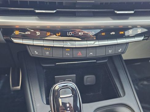 Used 2024 Cadillac XT4 Sport AWD/4WD image 32