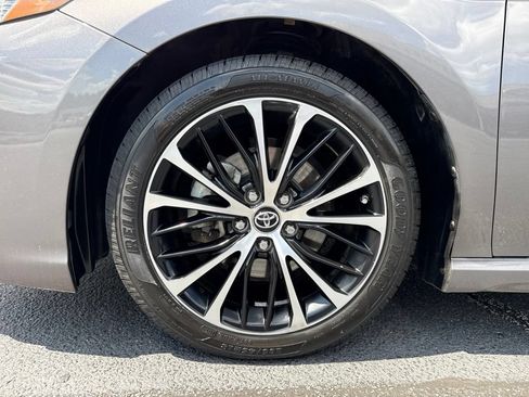 Used 2019 Toyota Camry SE FWD image 29