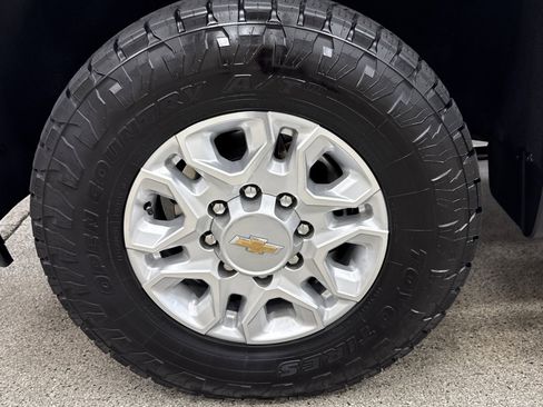 Used 2021 Chevrolet Silverado 2500 LTZ w/ LTZ Plus Package image 2