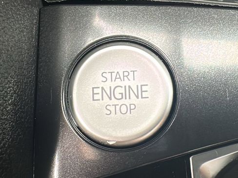 Used 2023 Volkswagen Tiguan S image 23