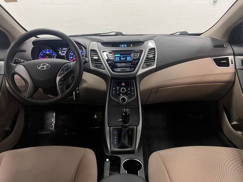 Used 2015 Hyundai Elantra SE FWD image 13