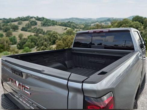 Used 2024 GMC Sierra 1500 AT4 w/ Technology Package AWD/4WD image 44