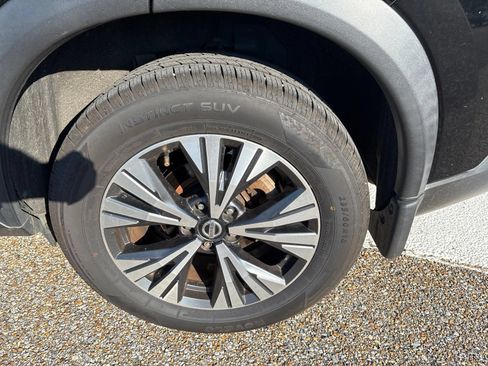 Used 2021 Nissan Rogue SV FWD image 5
