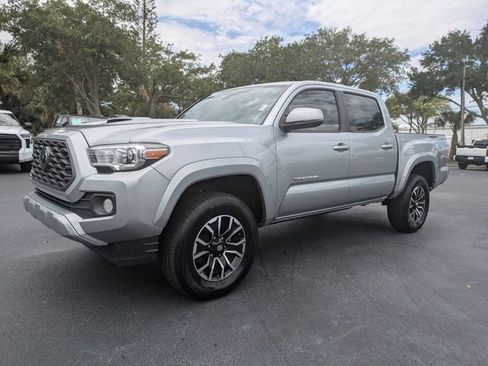 Used 2022 Toyota Tacoma TRD Sport w/ Technology Package RWD image 8