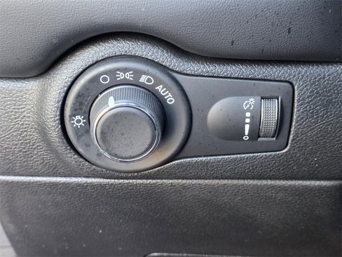 Used 2024 Dodge Durango GT image 28