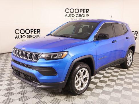 Used 2024 Jeep Compass Sport image 9