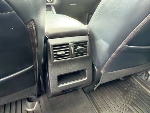 Used 2024 Mitsubishi Outlander SE Black Edition FWD image 29