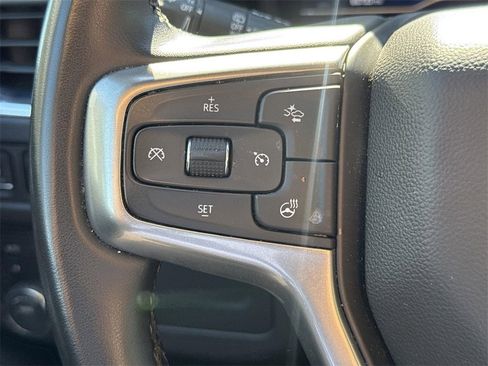 Used 2023 Chevrolet Suburban Premier image 35