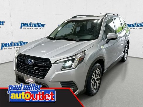 Used 2023 Subaru Forester Premium AWD/4WD image 1