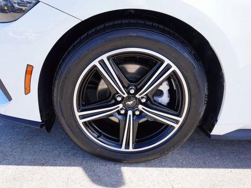 Certified 2025 Ford Mustang Coupe image 25