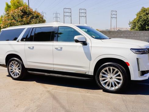 Used 2023 Cadillac Escalade ESV Premium Luxury RWD image 6