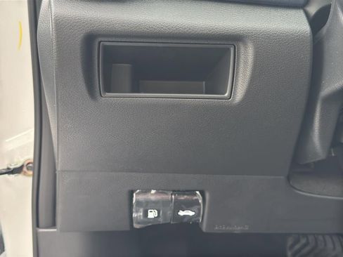 New 2025 Nissan Versa SV image 21