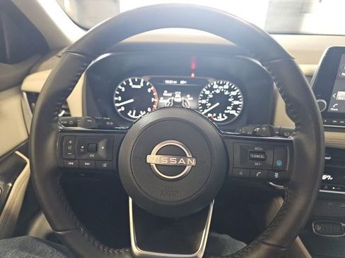 Used 2023 Nissan Rogue SL AWD/4WD image 13