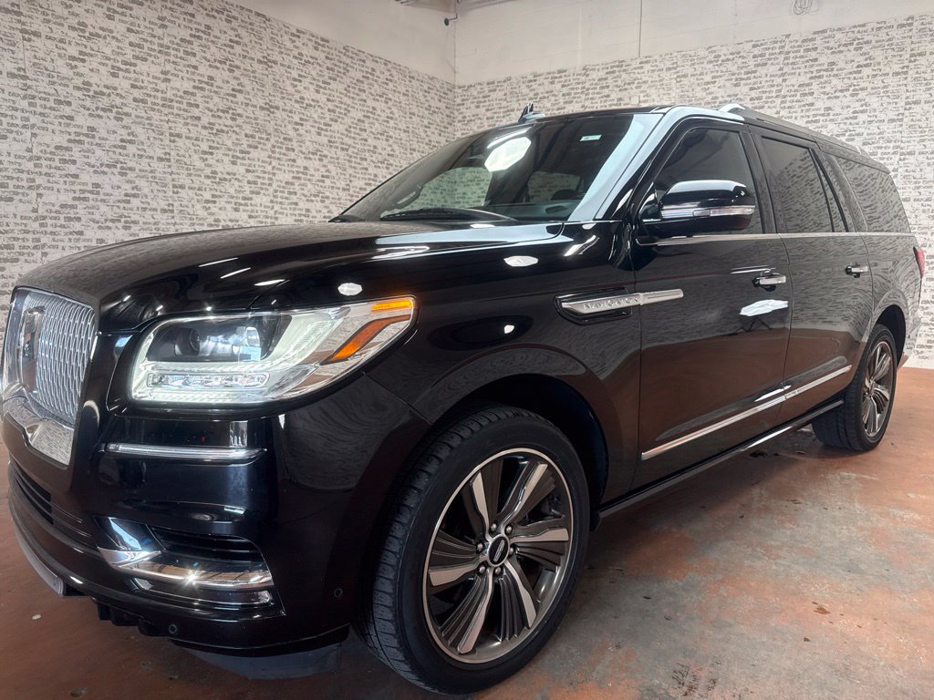 Used 2019 Lincoln Navigator L Reserve w/ Cargo Package AWD/4WD image 3