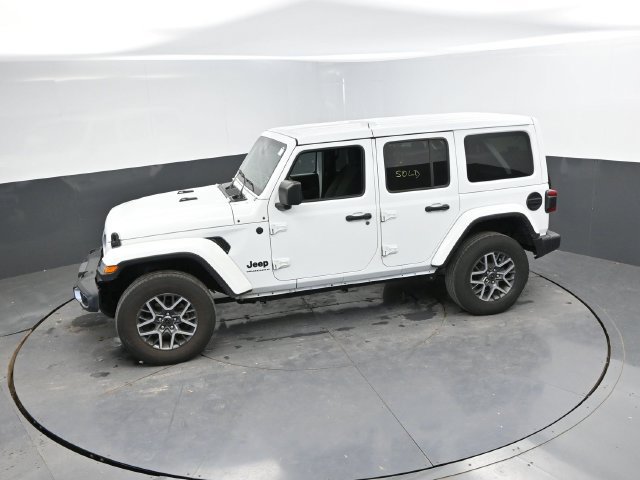 Used 2025 Jeep Wrangler Unlimited Sahara AWD/4WD image 41
