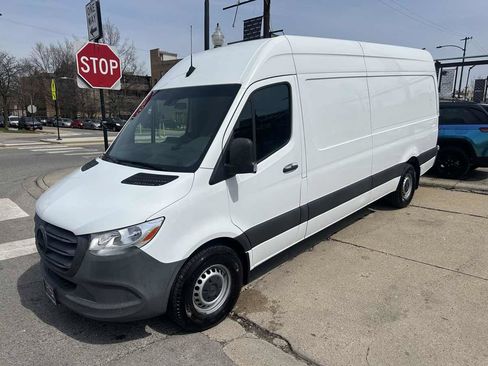Used 2021 Mercedes-Benz Sprinter 2500 w/ Driver Convenience Package image 3