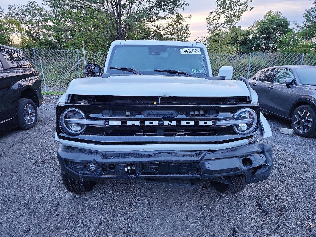 Used 2024 Ford Bronco Outer Banks AWD/4WD image 2