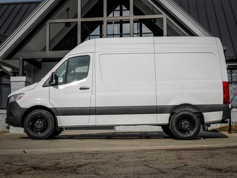 Used 2026 Mercedes-Benz Sprinter 2500 image 3