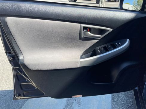 Used 2015 Toyota Prius Two FWD image 16