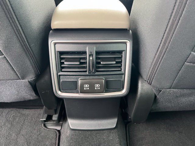 Used 2024 Subaru Forester Premium AWD/4WD image 9