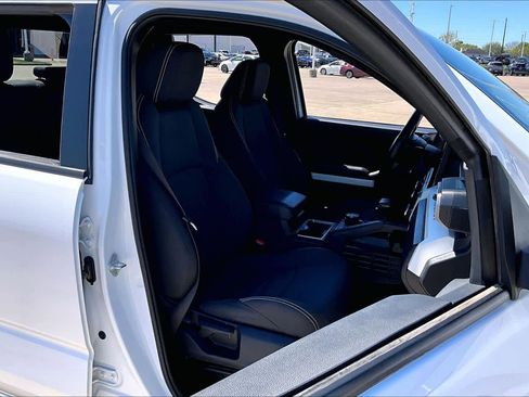 Used 2024 Toyota Tacoma TRD Off-Road AWD/4WD image 15