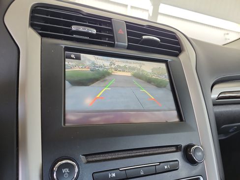 Used 2016 Ford Fusion SE w/ Equipment Group 202A FWD image 30