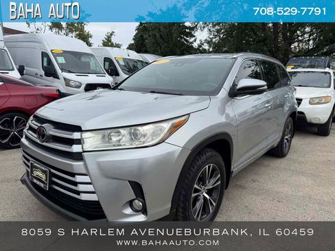 Used 2017 Toyota Highlander XLE w/ Carpet Mat Package AWD/4WD image 1