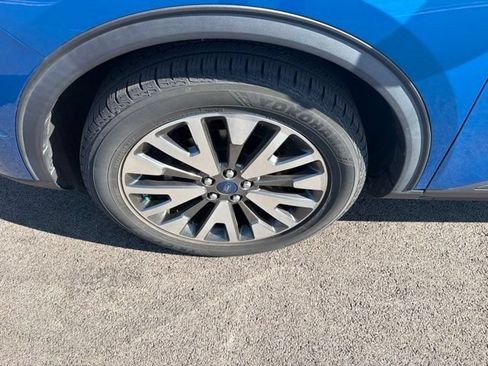 Used 2020 Ford Escape Titanium AWD/4WD image 4