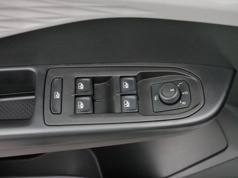 Used 2024 Volkswagen Taos S image 19