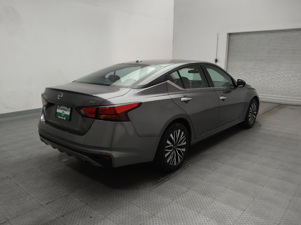 Used 2024 Nissan Altima 2.5 SV FWD image 9