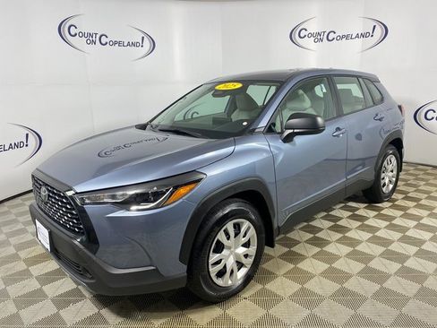 Certified 2025 Toyota Corolla Cross L image 3