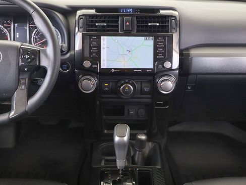 Used 2021 Toyota 4Runner TRD Off-Road Premium w/ Moonroof Package AWD/4WD image 17