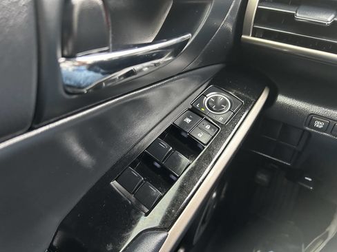 Used 2016 Lexus IS 200t image 13