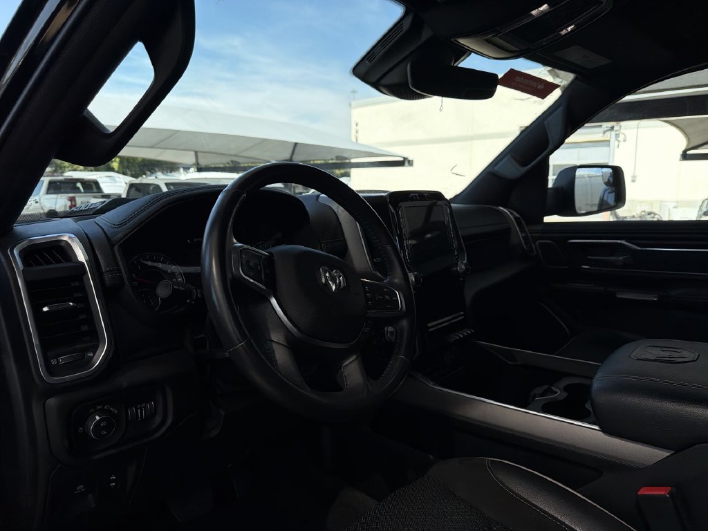 Used 2023 RAM 1500 Laramie AWD/4WD image 5