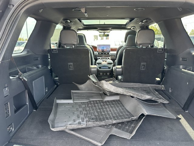 Used 2022 Lincoln Navigator Reserve AWD/4WD image 12