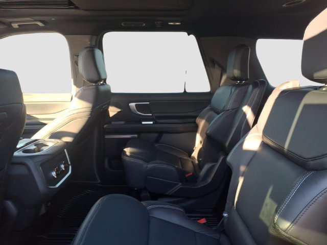 Used 2025 Ford Expedition Max Platinum w/ Stealth Performance Package AWD/4WD image 10