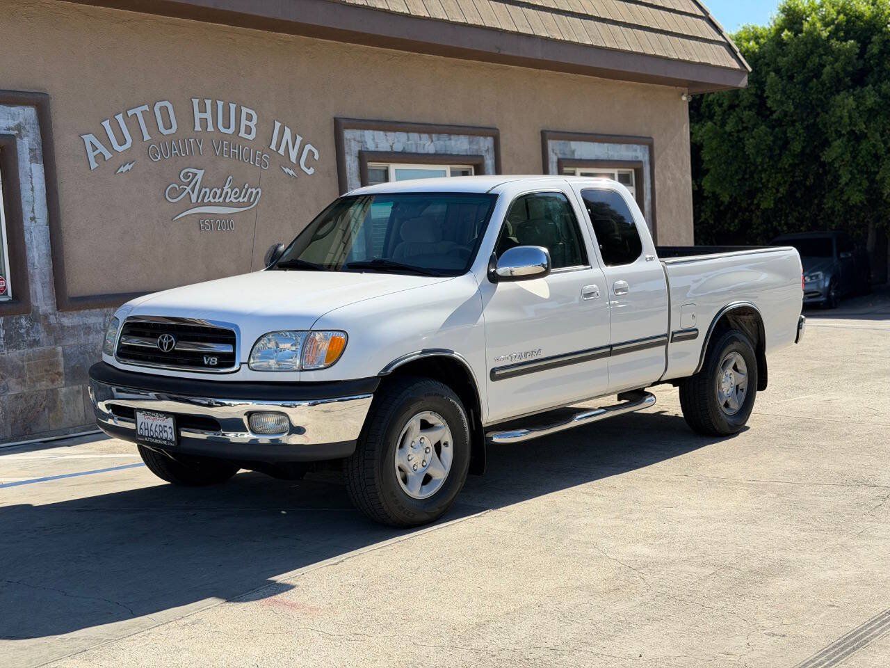 Used 2000 Toyota Tundra SR5 w/ Convenience Pkg RWD image 1