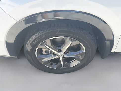 Certified 2024 Honda HR-V EX-L image 35