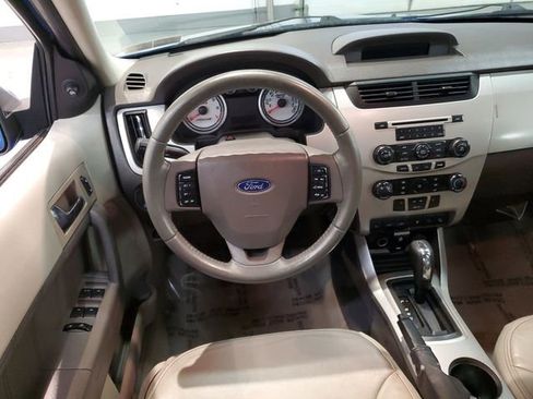 Used 2010 Ford Focus SEL image 15
