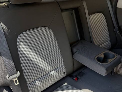 Used 2019 Hyundai Kona SE FWD image 18